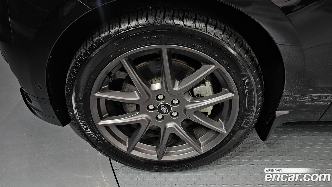 Land Rover Range Rover Velar 2025