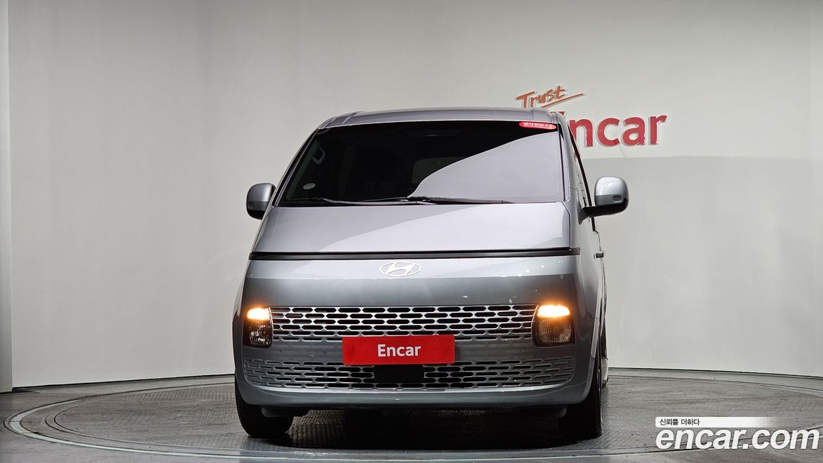 Hyundai Staria 2025
