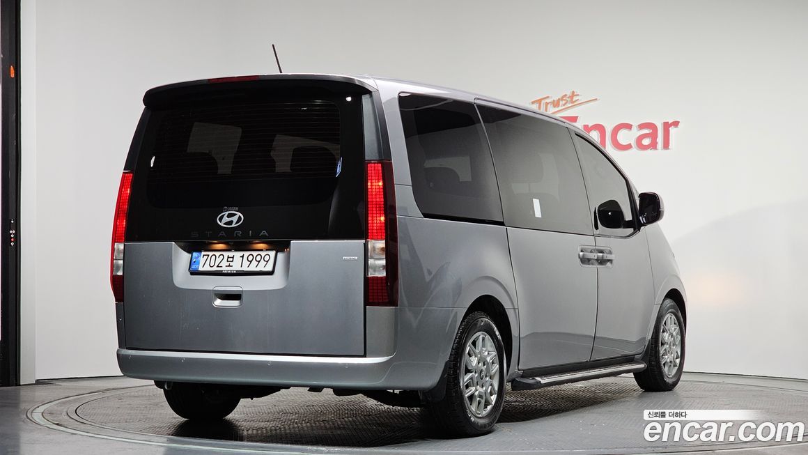 Hyundai Staria 2025