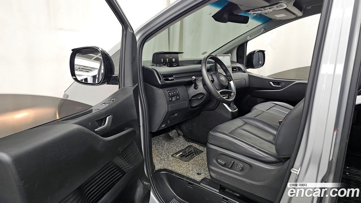 Hyundai Staria 2025