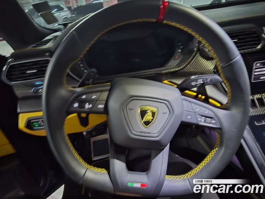 Lamborghini Urus 2024