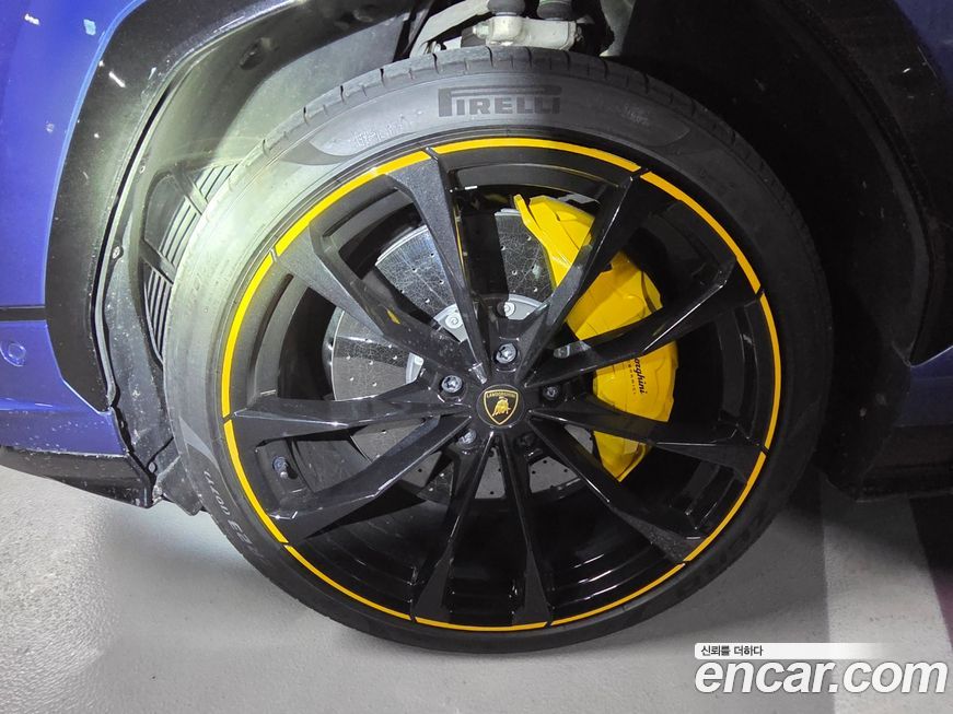 Lamborghini Urus 2024