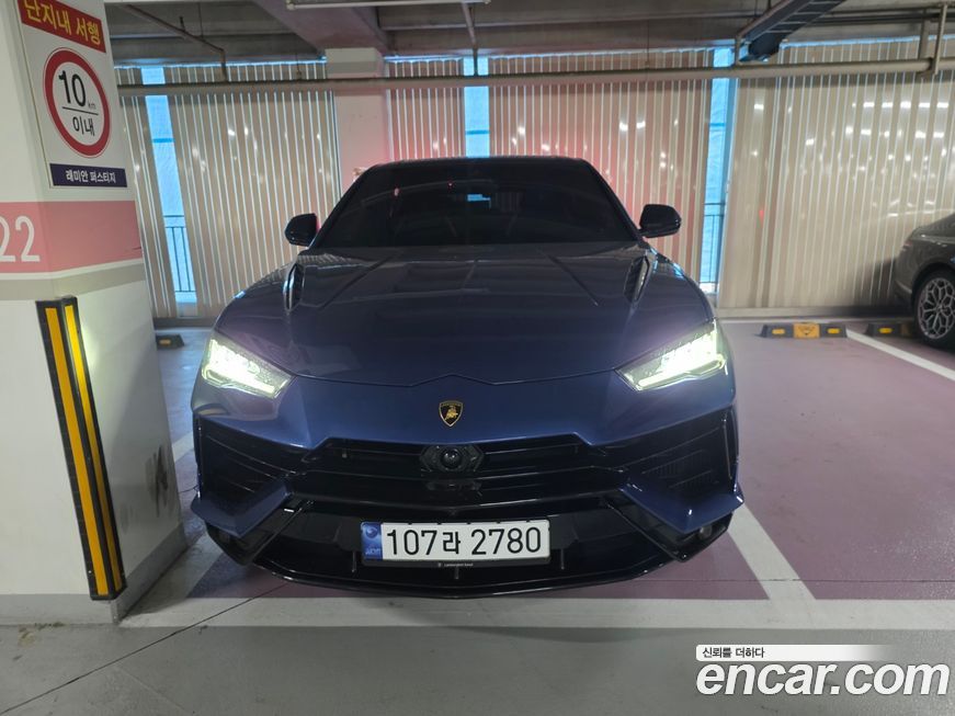 Lamborghini Urus 2024