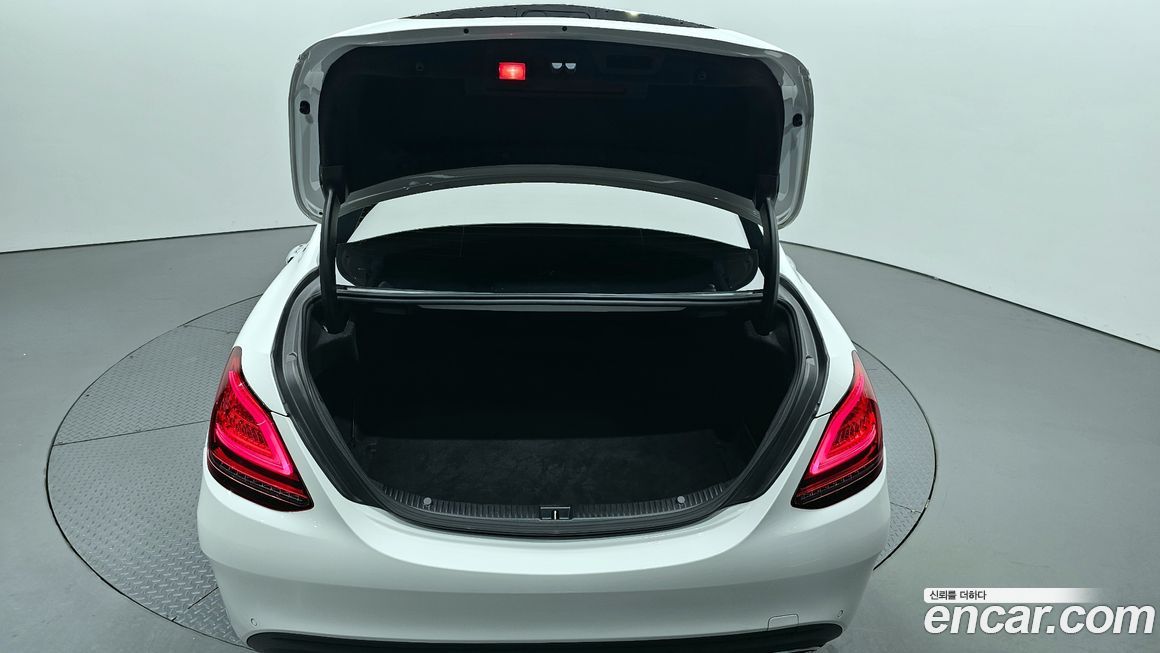 Mercedes-Benz C-Class 2019