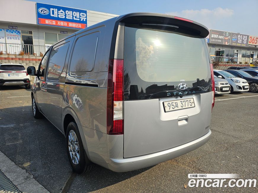 Hyundai Staria 2022