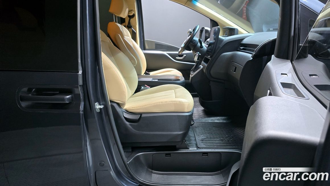 Hyundai Staria 2022