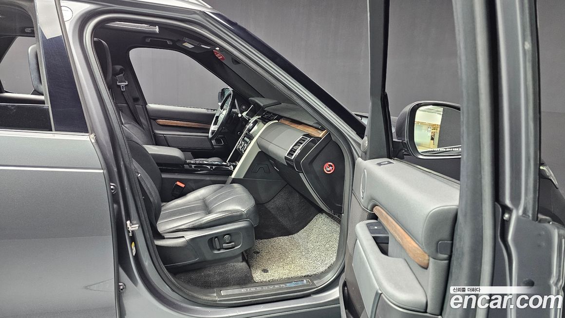 Land Rover Discovery 2018