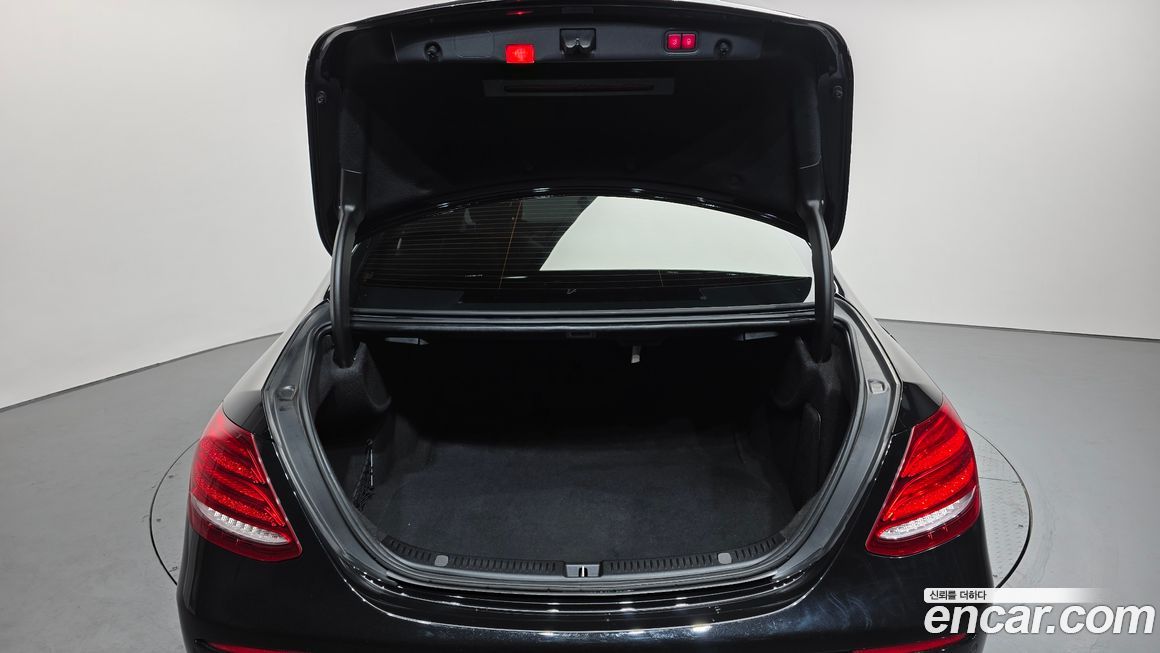 Mercedes-Benz E-Class 2018