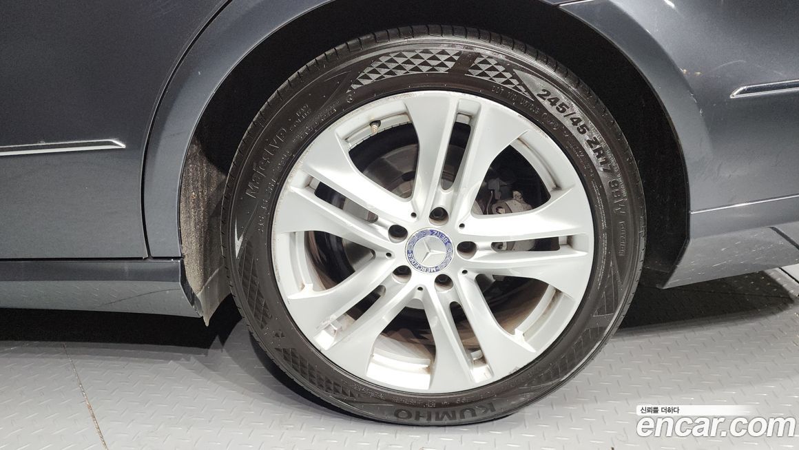 Mercedes-Benz E-Class 2013