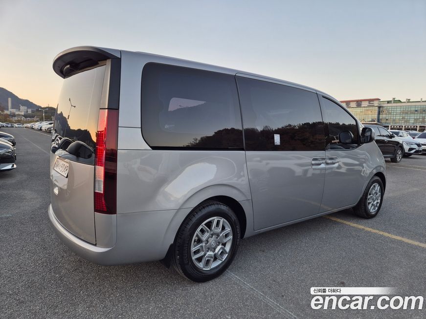 Hyundai Staria 2023