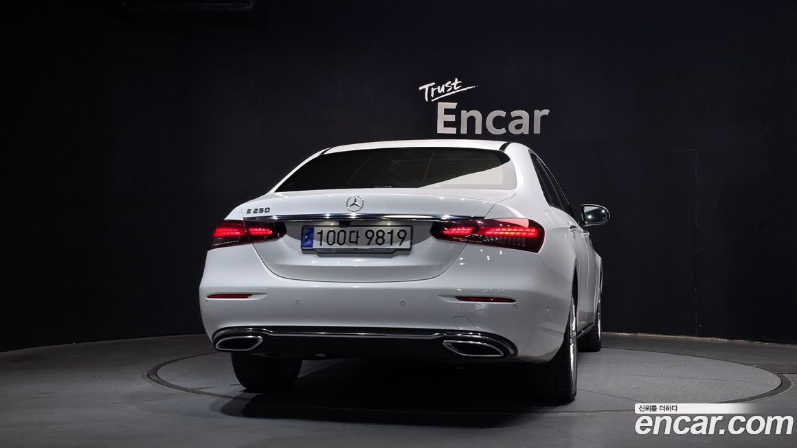 Mercedes-Benz E-Class 2021