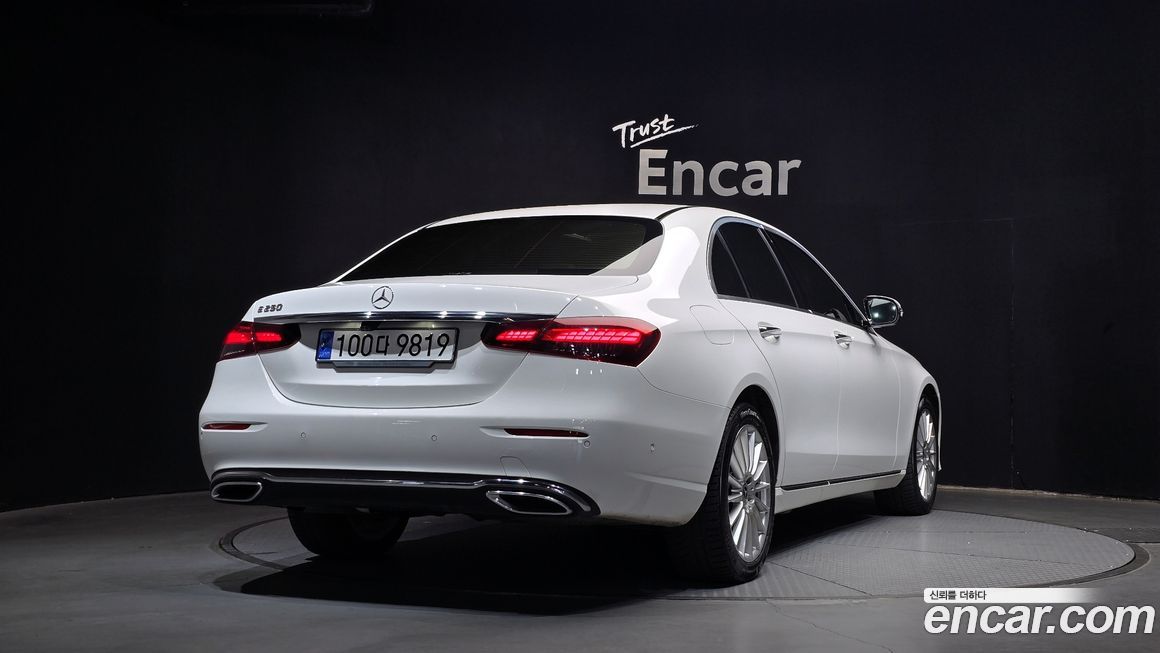 Mercedes-Benz E-Class 2021