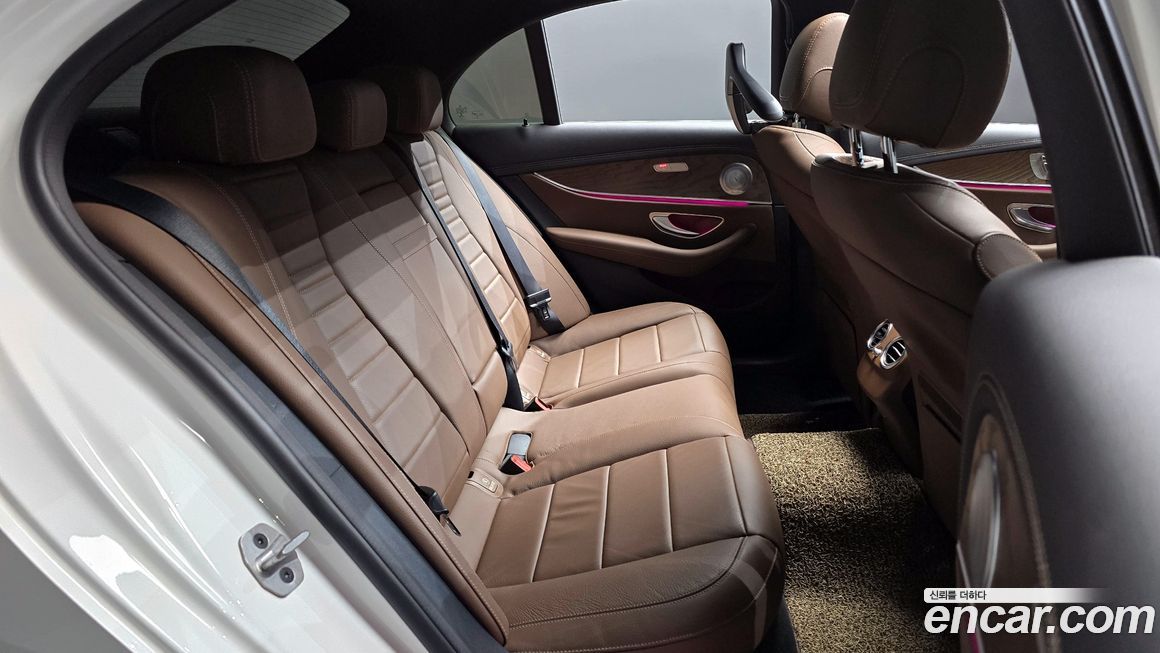 Mercedes-Benz E-Class 2021