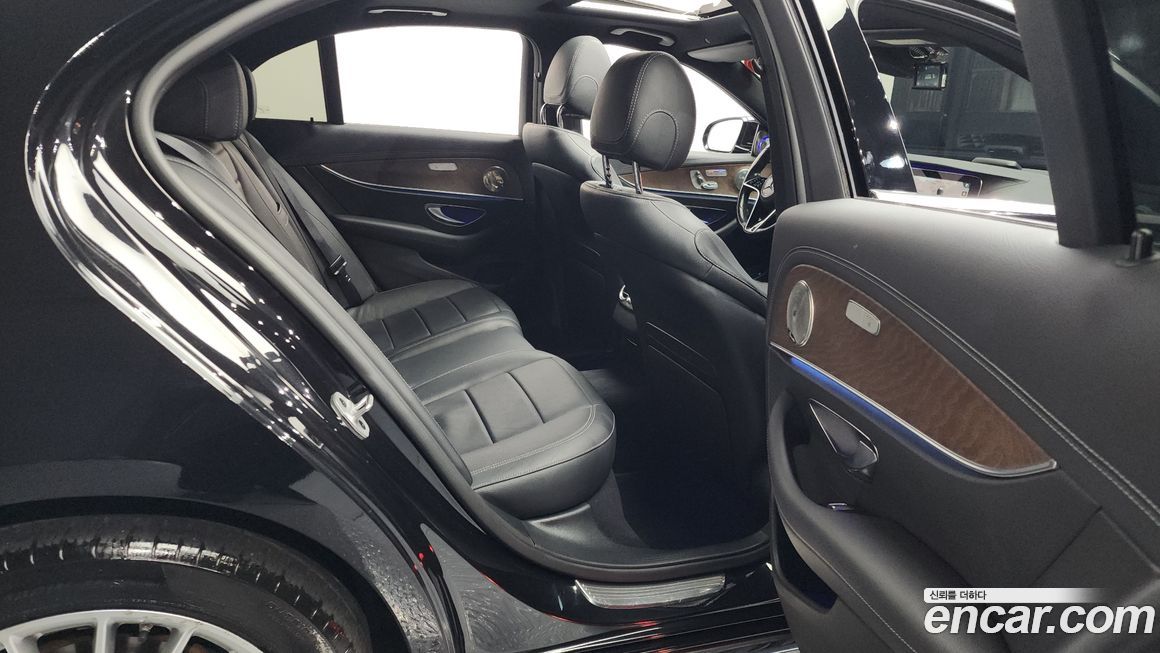 Mercedes-Benz E-Class 2021