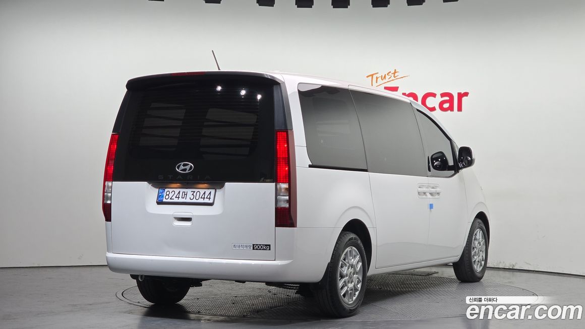 Hyundai Staria 2025
