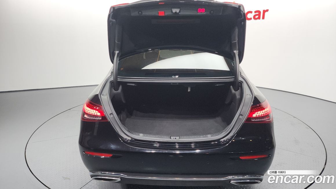 Mercedes-Benz E-Class 2021