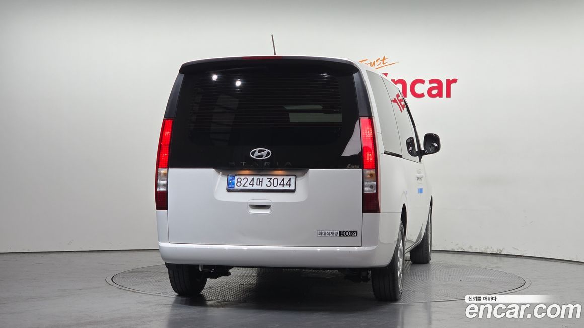 Hyundai Staria 2025