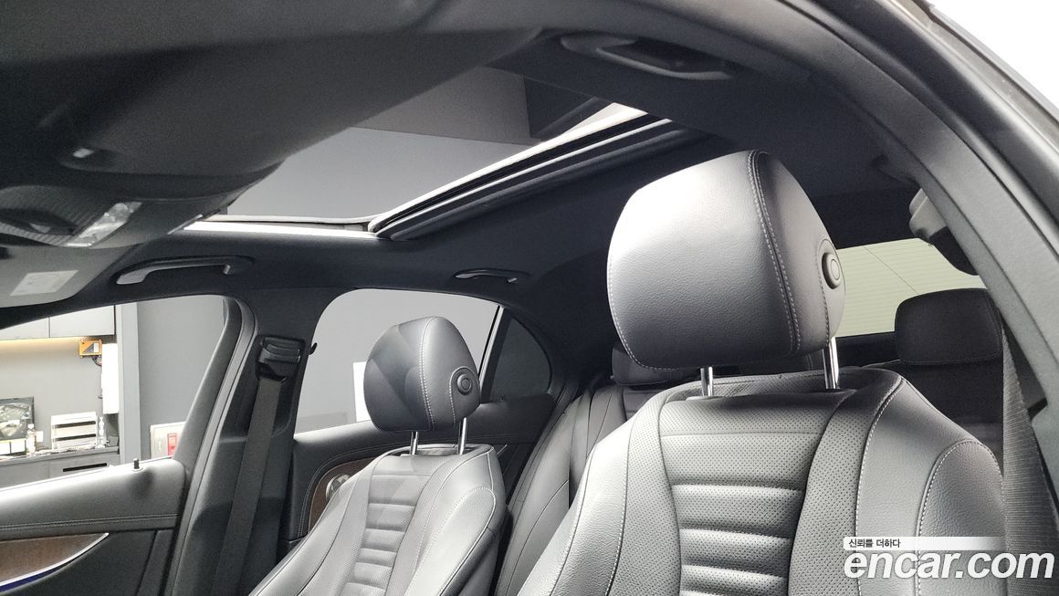 Mercedes-Benz E-Class 2021