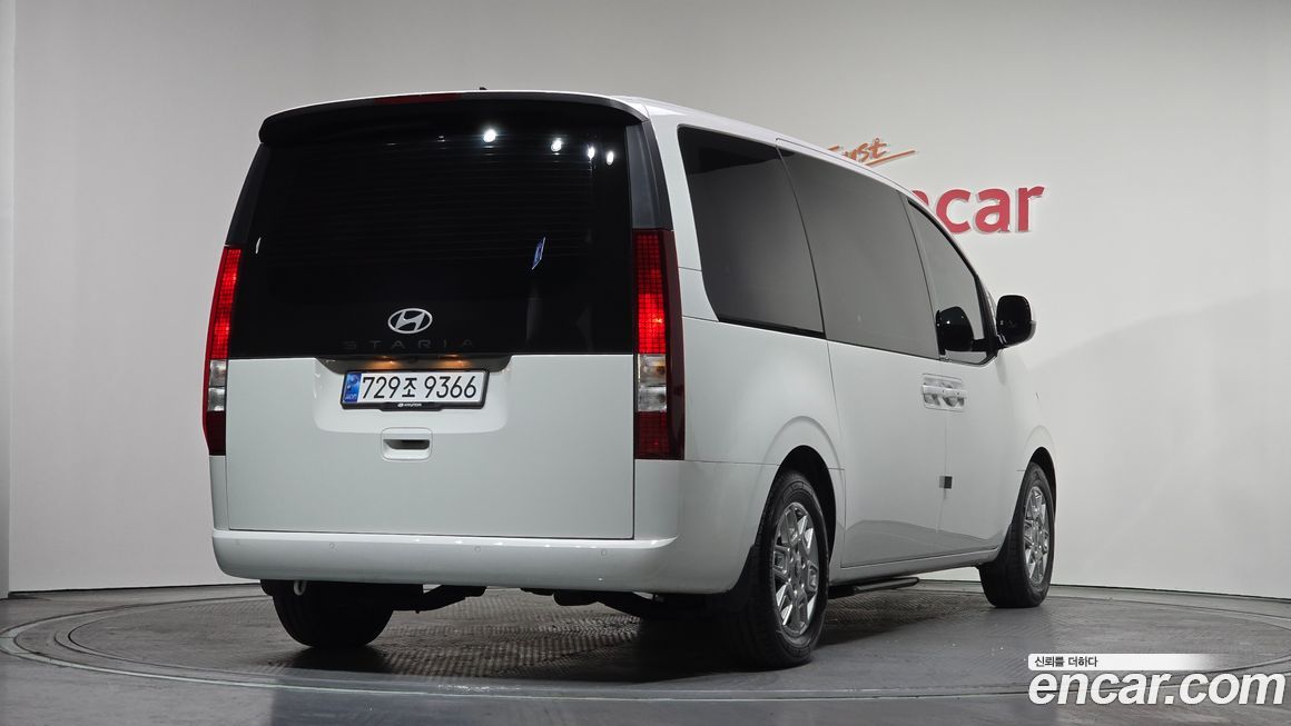 Hyundai Staria 2025