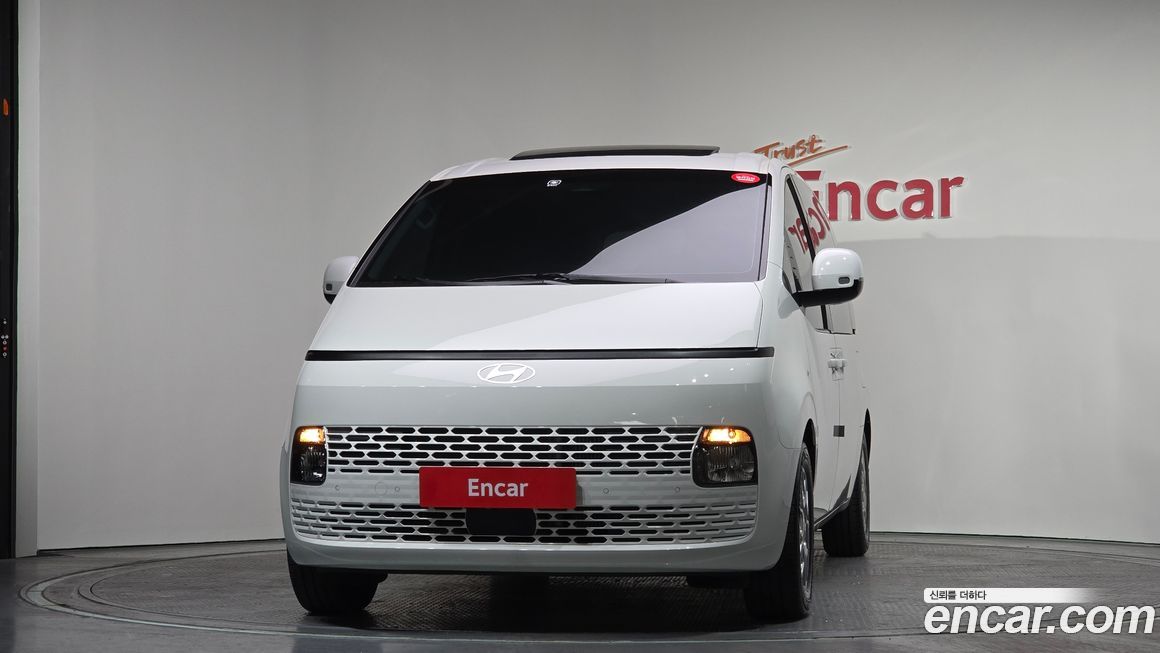 Hyundai Staria 2025