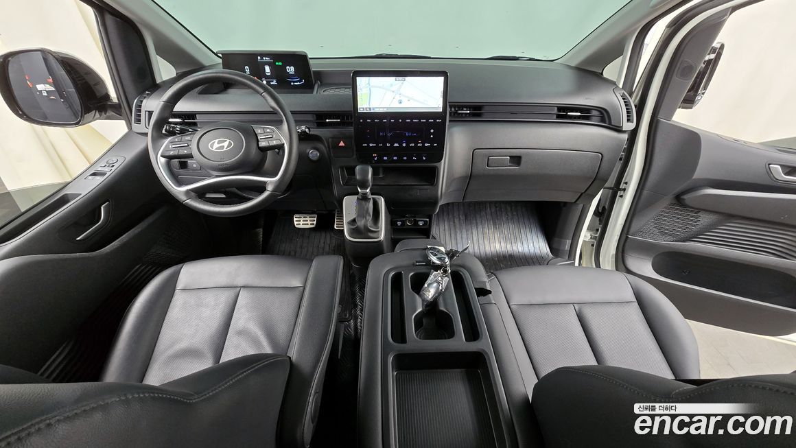 Hyundai Staria 2025