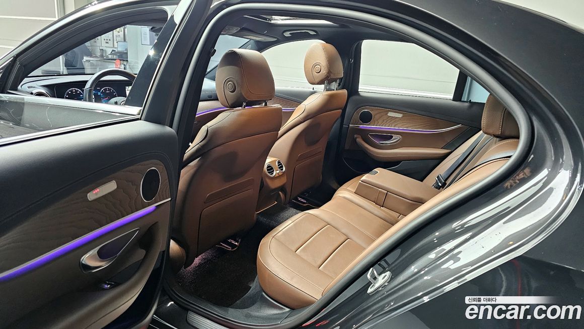 Mercedes-Benz E-Class 2021