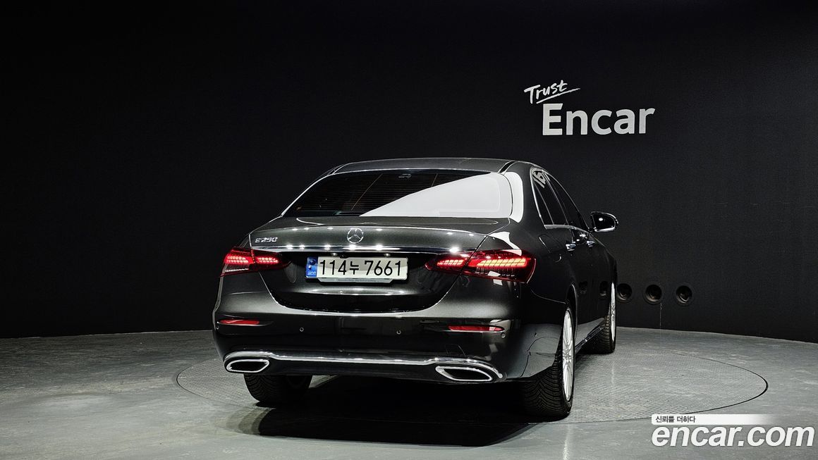 Mercedes-Benz E-Class 2021