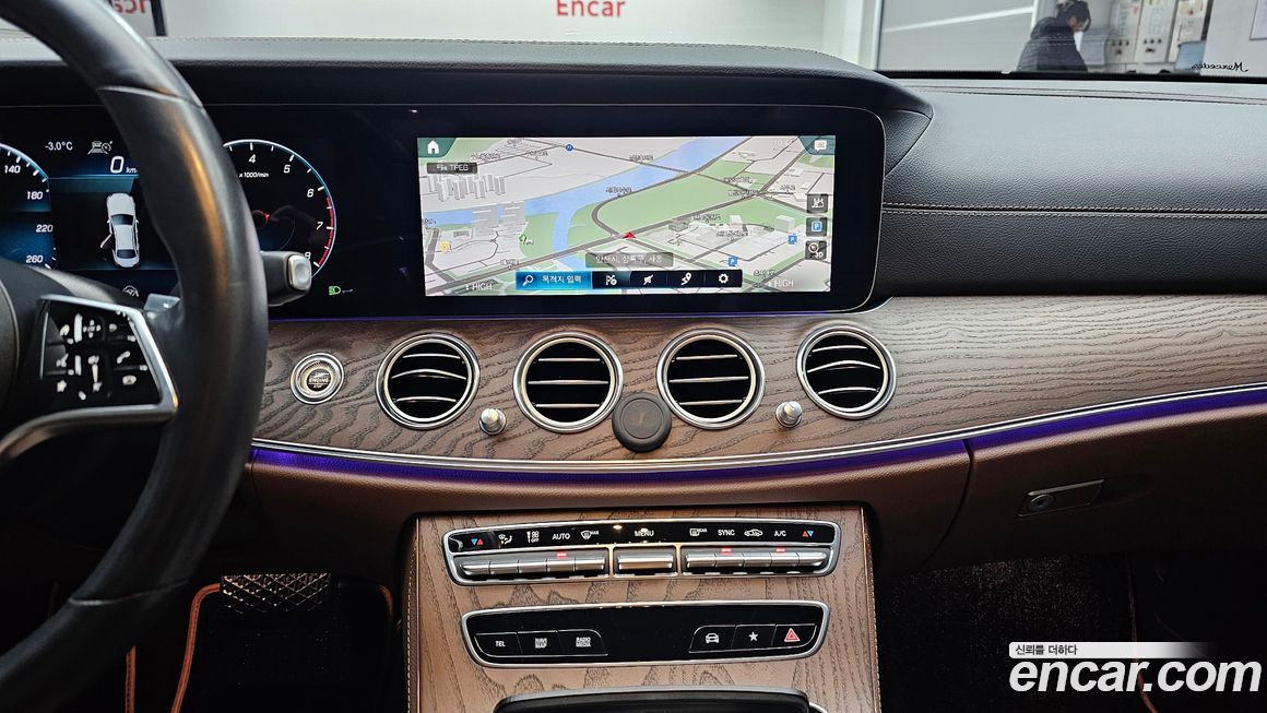 Mercedes-Benz E-Class 2021