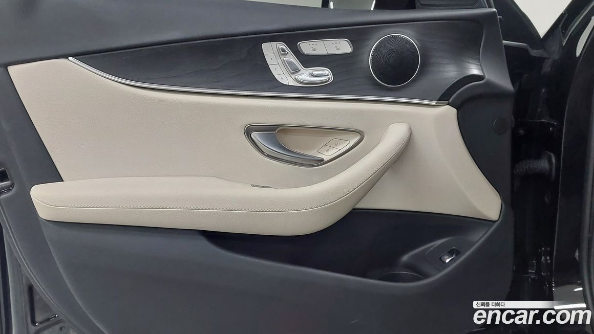 Mercedes-Benz E-Class 2023