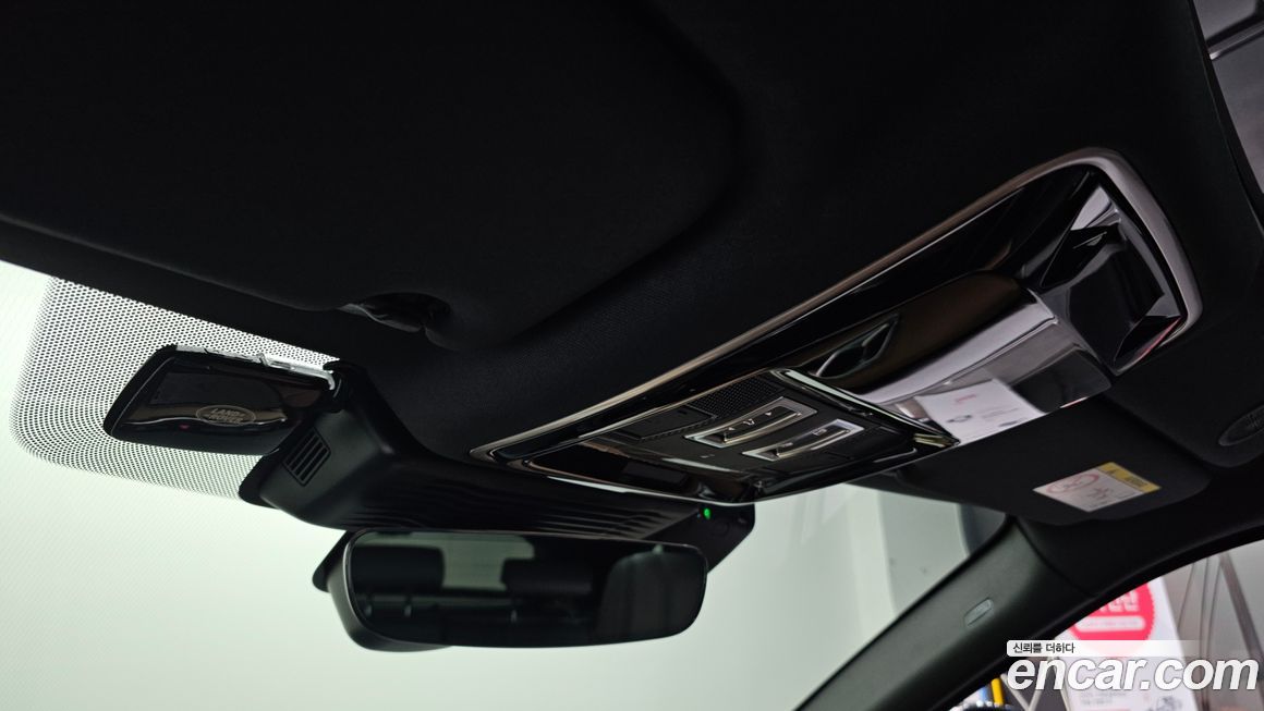 Land Rover Range Rover Velar 2025