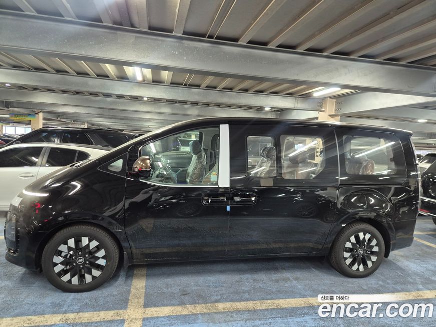 Hyundai Staria 2025
