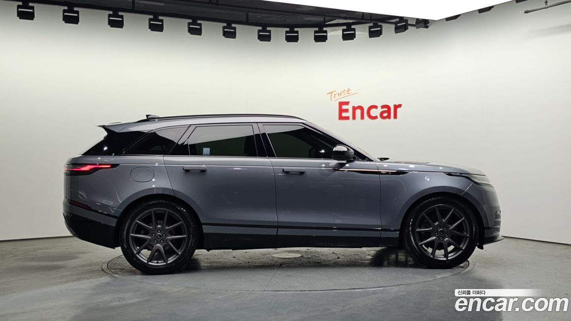 Land Rover Range Rover Velar 2025
