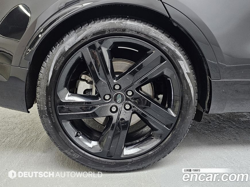 Land Rover Discovery 2024