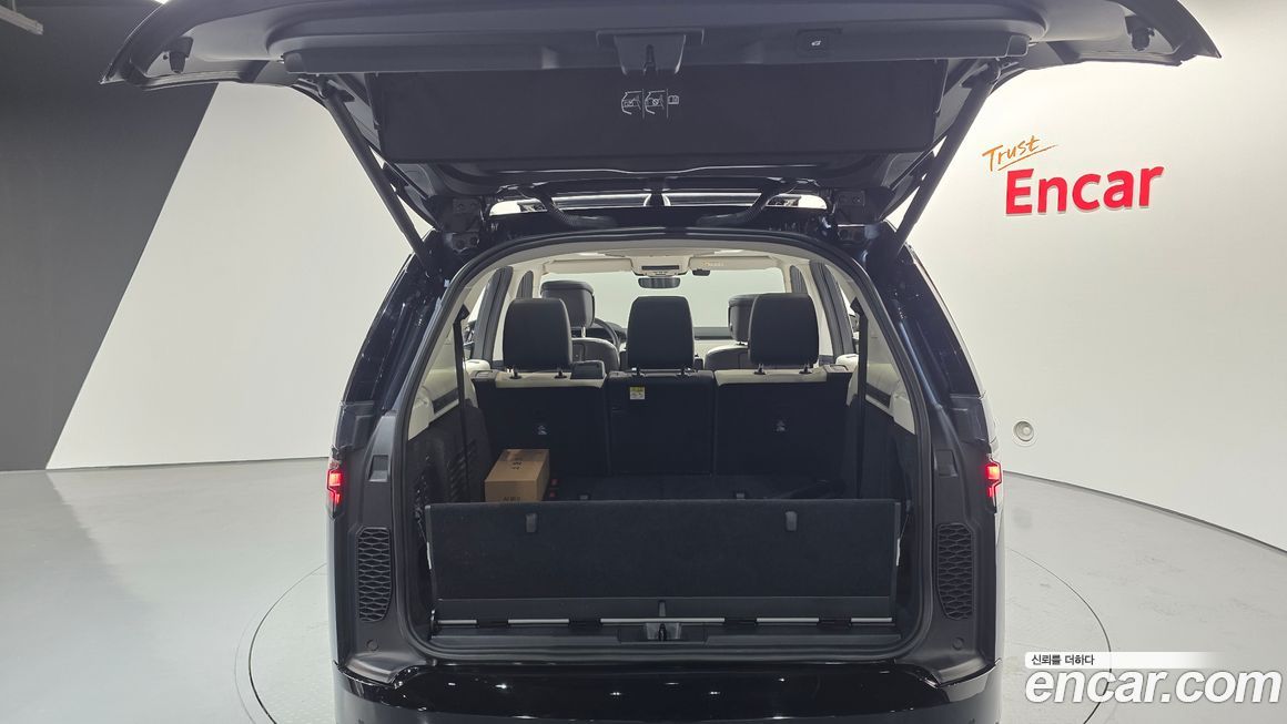 Land Rover Discovery 2025