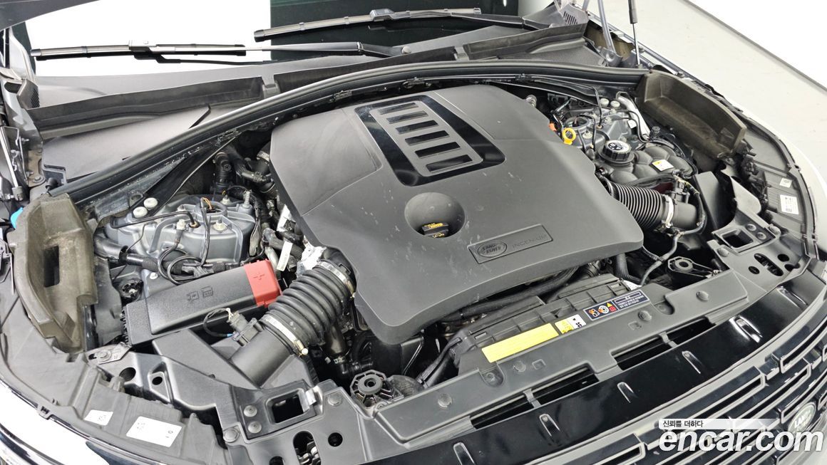 Land Rover Range Rover Velar 2025