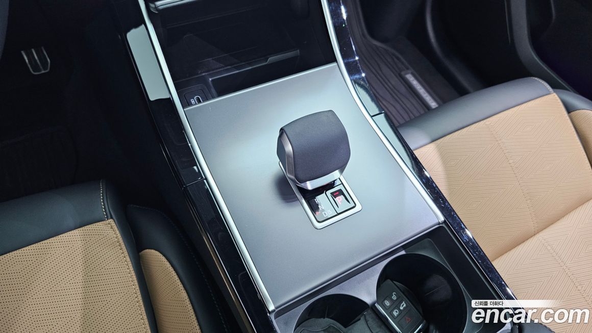 Land Rover Range Rover Velar 2025