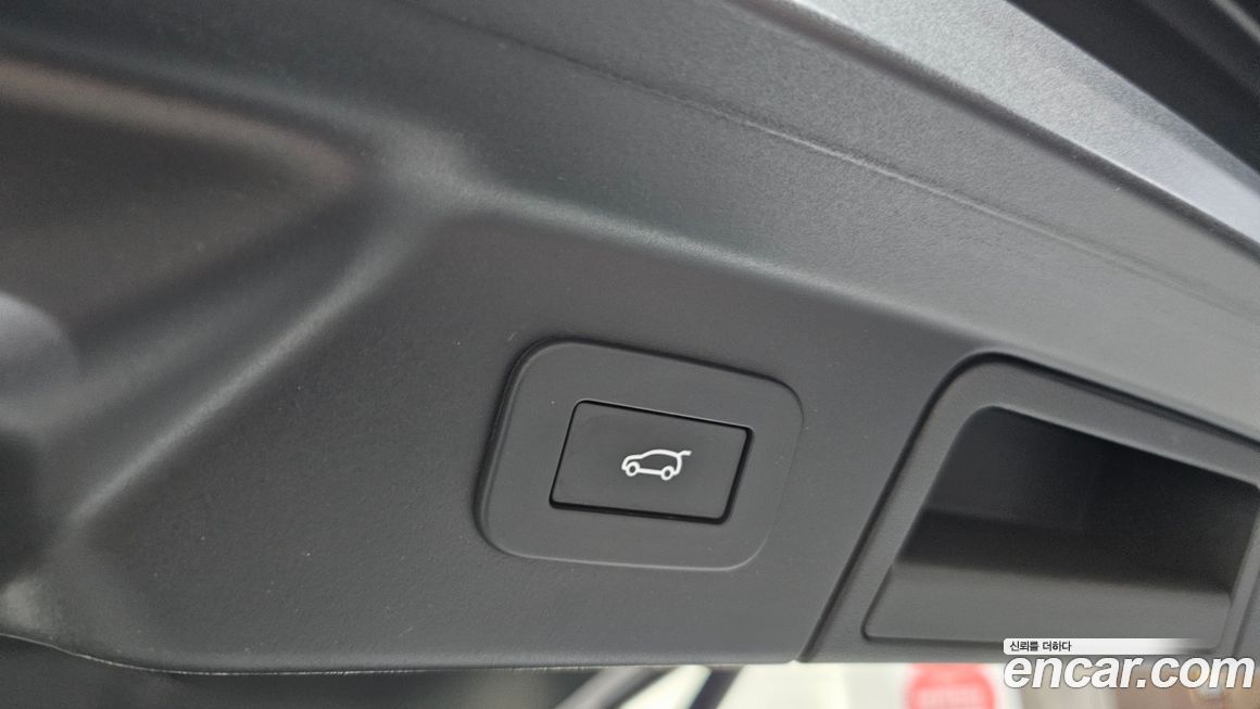 Land Rover Range Rover Velar 2025