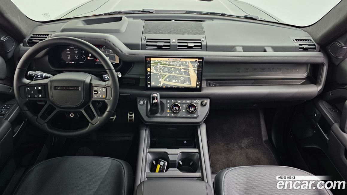 Land Rover Defender 2025