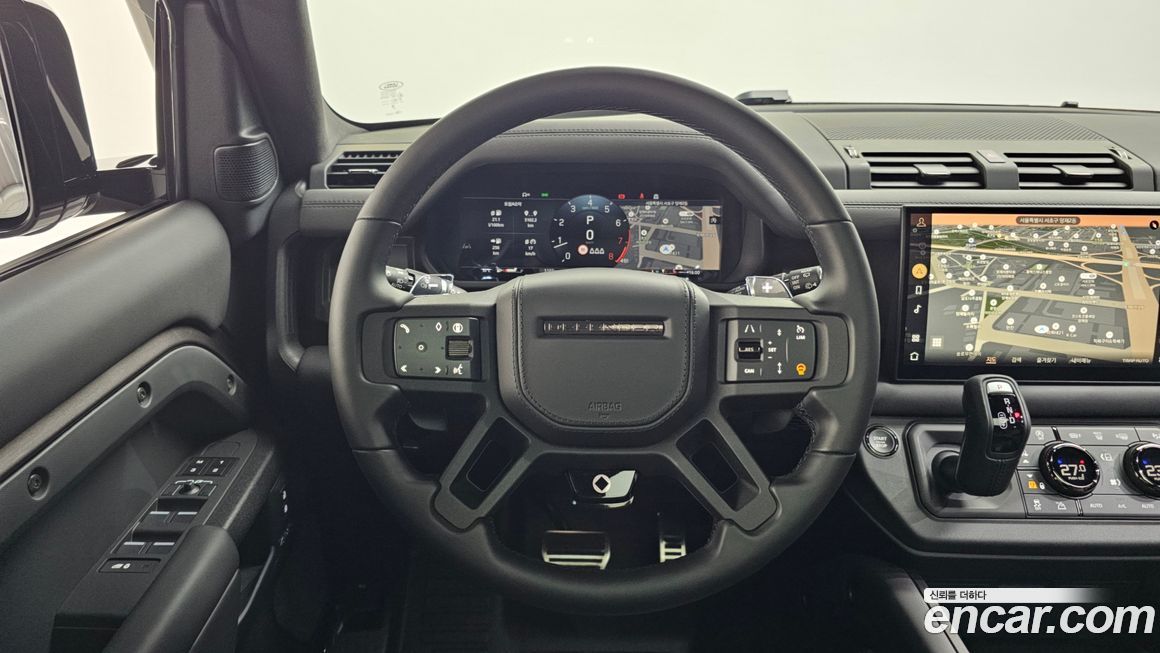 Land Rover Defender 2025