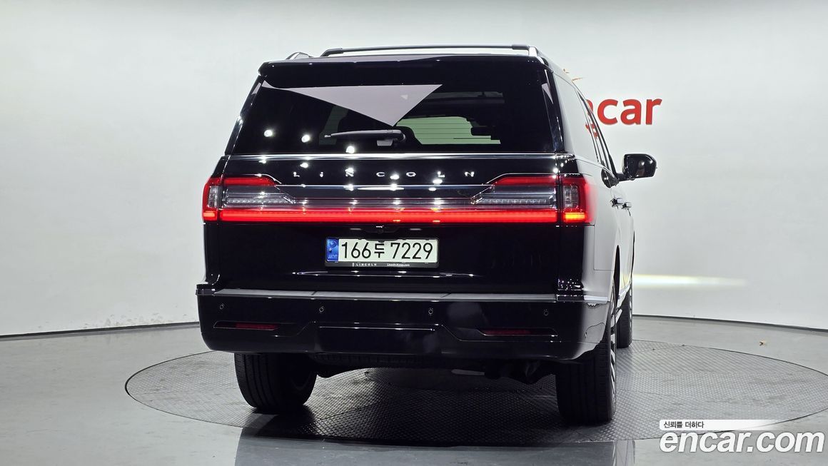 Lincoln Navigator 2021