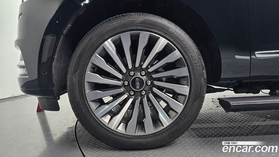 Lincoln Navigator 2021