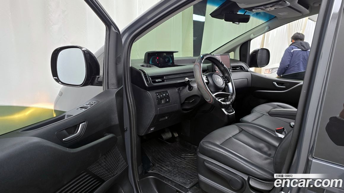 Hyundai Staria 2025