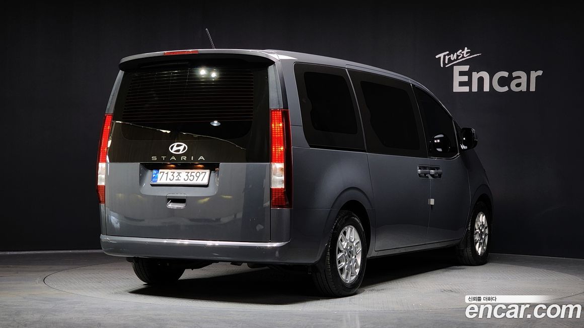 Hyundai Staria 2025