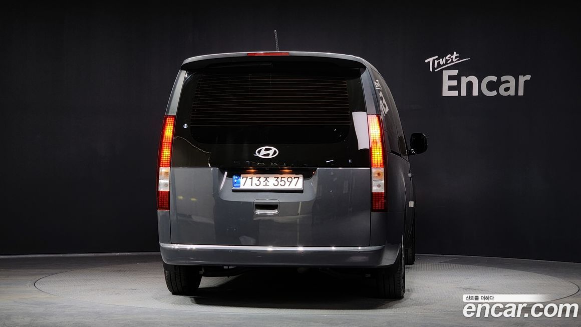 Hyundai Staria 2025