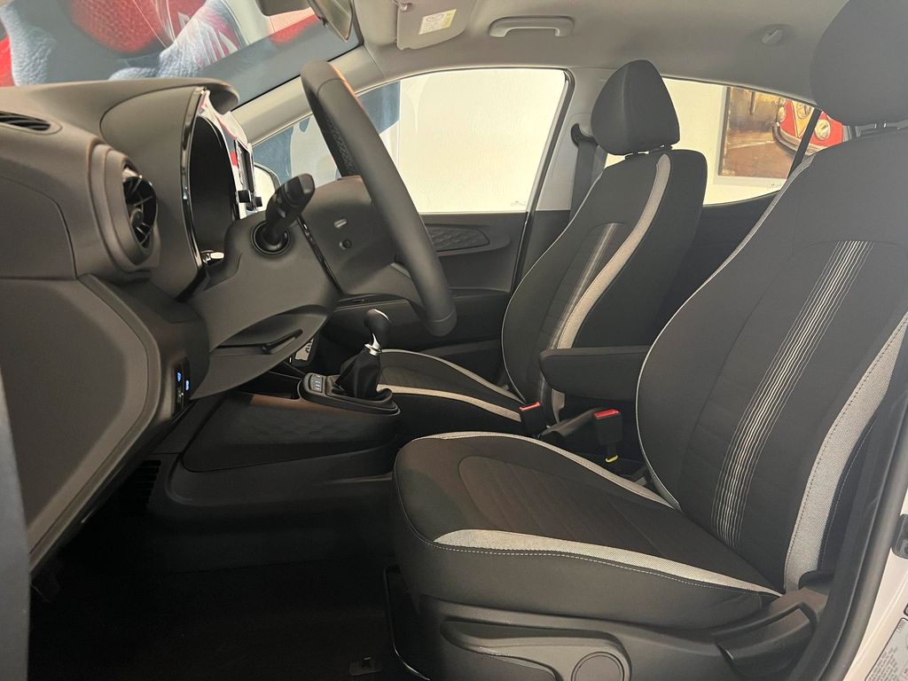 Hyundai i10 2025