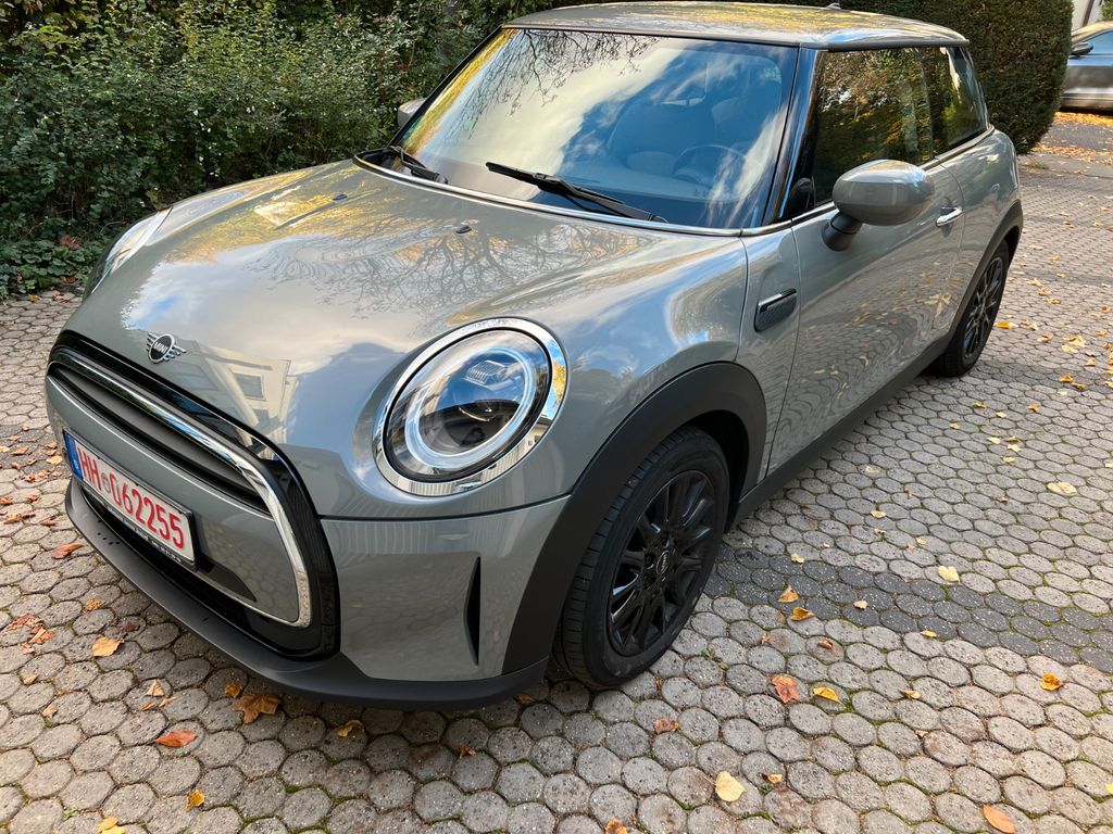 MINI ONE 2022