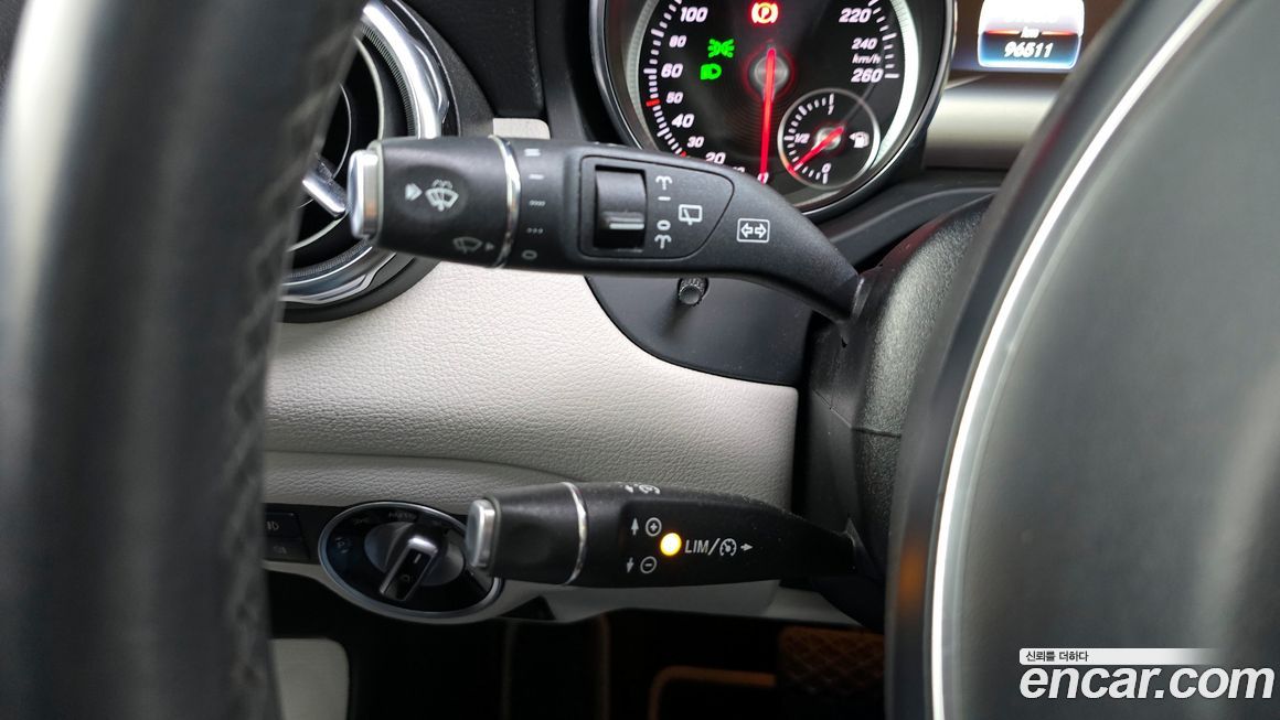 Mercedes-Benz GLA-Class 2019