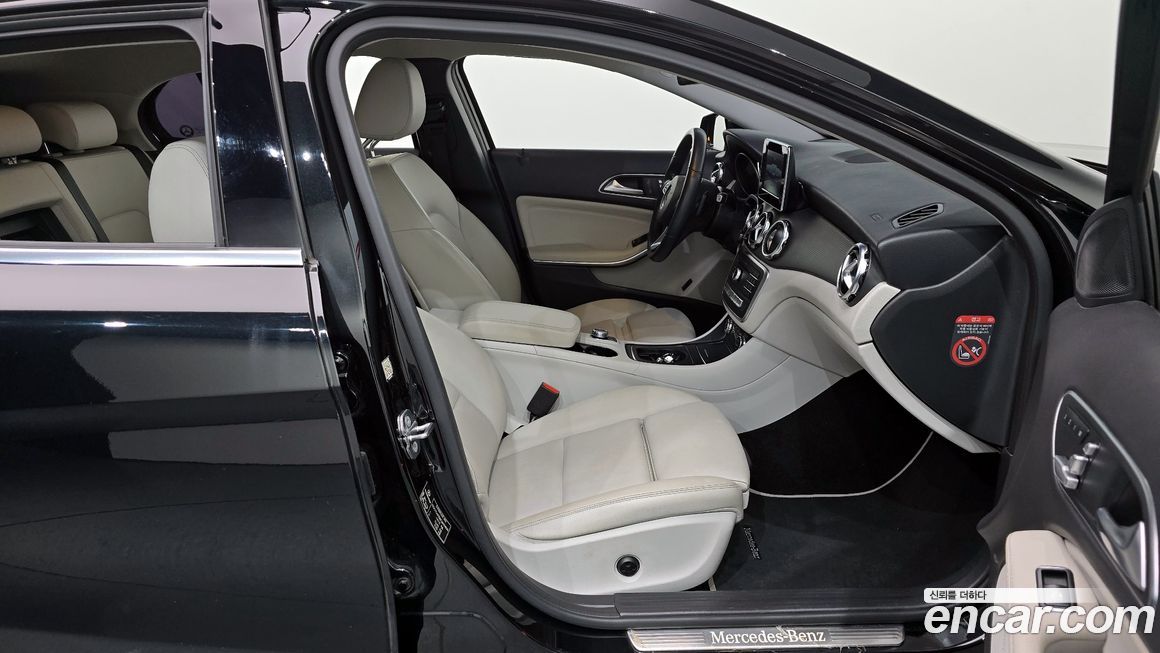 Mercedes-Benz GLA-Class 2019