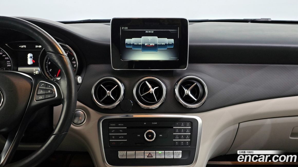 Mercedes-Benz GLA-Class 2019