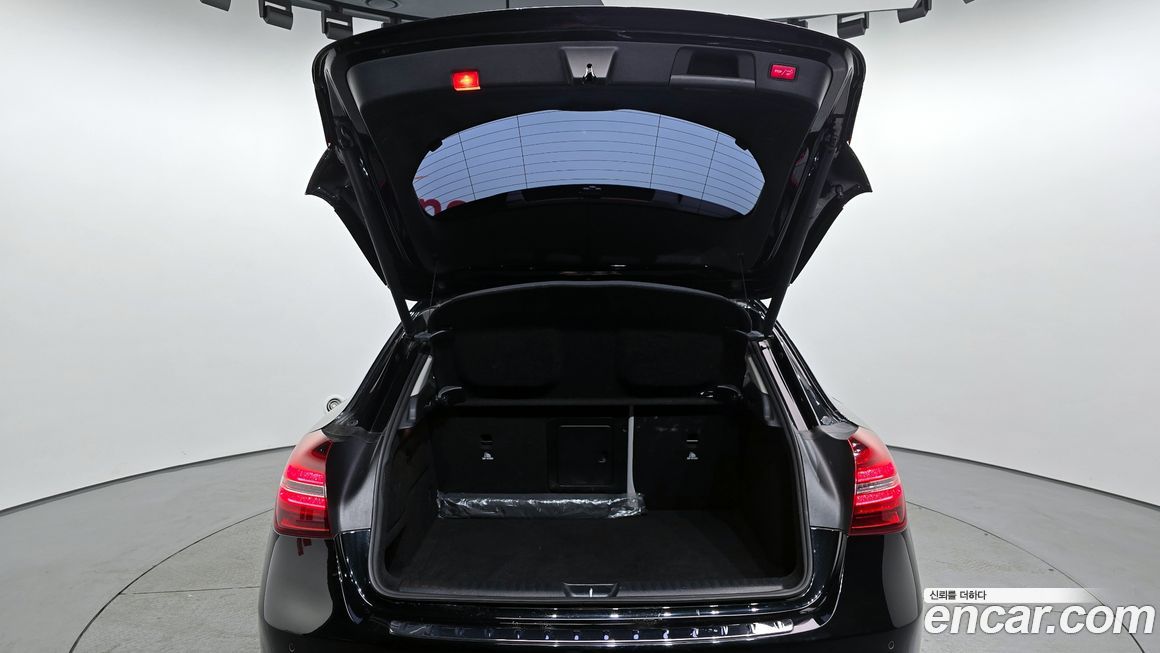 Mercedes-Benz GLA-Class 2019